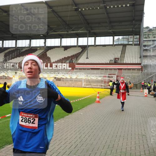 07.12.2025 - St. Pauli X-Mass-Run No. 15 Fabian Wolf http://msf.ph/oto/9422499 07.12.2025 11:52:45 Ziel 982, 2862, 4612 meine-sportfotos.de