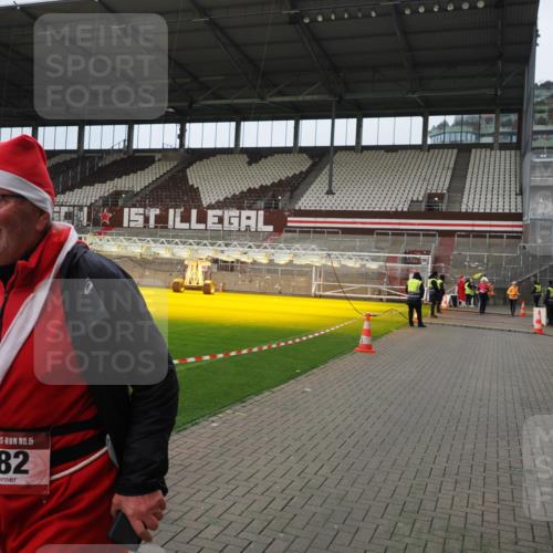 07.12.2025 - St. Pauli X-Mass-Run No. 15 Fabian Wolf http://msf.ph/oto/9422515 07.12.2025 11:52:49 Ziel 982, 2862, 4612 meine-sportfotos.de