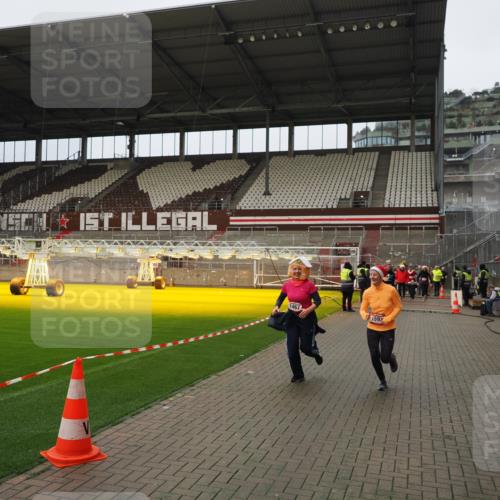07.12.2025 - St. Pauli X-Mass-Run No. 15 Fabian Wolf http://msf.ph/oto/9422517 07.12.2025 11:52:58 Ziel 1467, 1592, 1803, 2862, 3749, 3750 meine-sportfotos.de