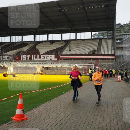 07.12.2025 - St. Pauli X-Mass-Run No. 15 Fabian Wolf http://msf.ph/oto/9422518 07.12.2025 11:52:58 Ziel 1467, 1592, 1803, 2862, 3749, 3750 meine-sportfotos.de