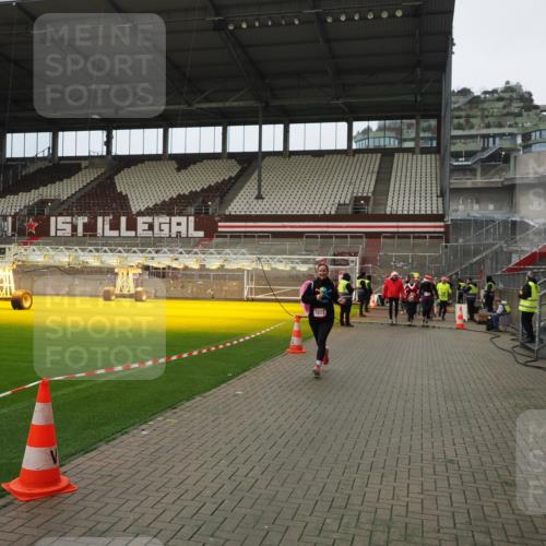 07.12.2025 - St. Pauli X-Mass-Run No. 15 Fabian Wolf http://msf.ph/oto/9422531 07.12.2025 11:53:01 Ziel 104, 1467, 1592, 1803, 2966, 3006, 3749, 3750 meine-sportfotos.de