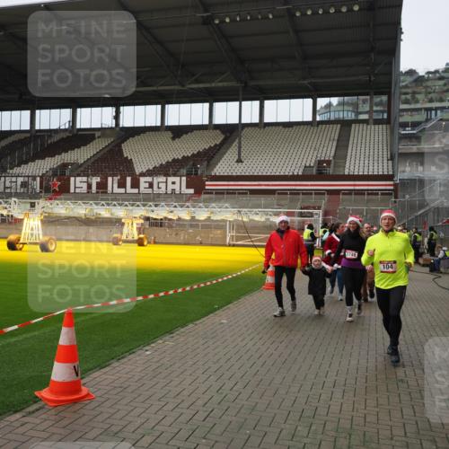 07.12.2025 - St. Pauli X-Mass-Run No. 15 Fabian Wolf http://msf.ph/oto/9422540 07.12.2025 11:53:08 Ziel 104, 524, 1238, 1239, 1289, 1290, 1467, 1592, 1803, 2685, 2735, 2966, 3006, 3355, 3356, 3749, 3750 meine-sportfotos.de