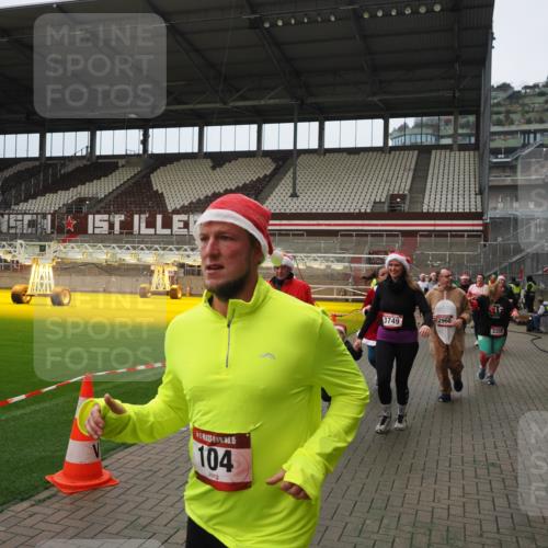 07.12.2025 - St. Pauli X-Mass-Run No. 15 Fabian Wolf http://msf.ph/oto/9422547 07.12.2025 11:53:09 Ziel 104, 524, 1238, 1239, 1289, 1290, 1467, 1592, 1803, 2685, 2735, 2966, 3006, 3355, 3356, 3749, 3750 meine-sportfotos.de