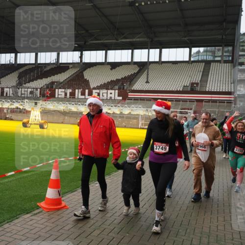 07.12.2025 - St. Pauli X-Mass-Run No. 15 Fabian Wolf http://msf.ph/oto/9422553 07.12.2025 11:53:10 Ziel 104, 524, 1238, 1239, 1289, 1290, 1467, 1592, 1803, 2685, 2735, 2966, 3006, 3355, 3356, 3749, 3750 meine-sportfotos.de