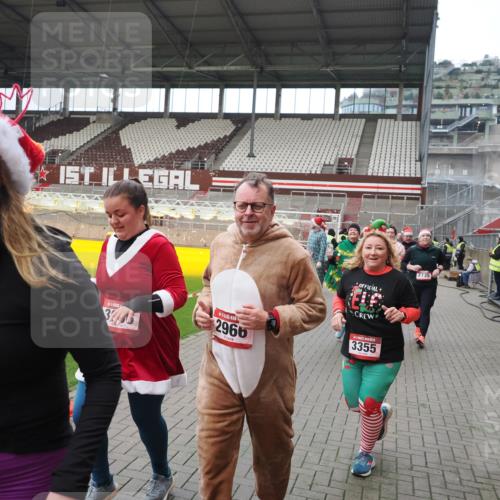 07.12.2025 - St. Pauli X-Mass-Run No. 15 Fabian Wolf http://msf.ph/oto/9422559 07.12.2025 11:53:12 Ziel 104, 524, 1238, 1239, 1289, 1290, 1803, 2685, 2735, 2966, 3006, 3355, 3356, 3749, 3750, 4248 meine-sportfotos.de