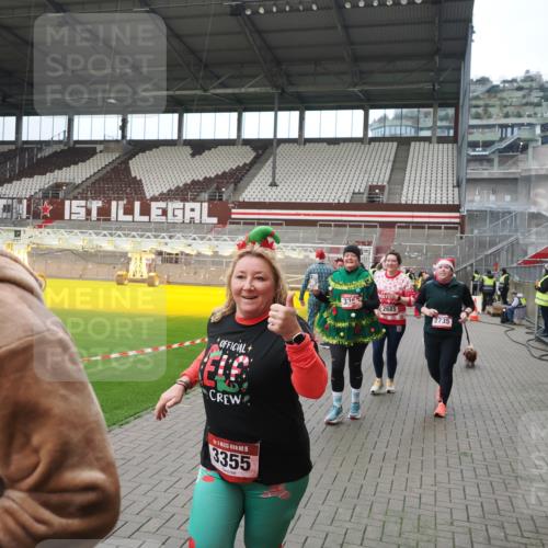 07.12.2025 - St. Pauli X-Mass-Run No. 15 Fabian Wolf http://msf.ph/oto/9422563 07.12.2025 11:53:13 Ziel 104, 524, 1238, 1239, 1289, 1290, 1803, 2685, 2735, 2966, 3006, 3355, 3356, 3749, 3750, 4248 meine-sportfotos.de