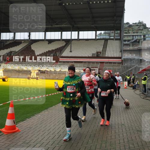 07.12.2025 - St. Pauli X-Mass-Run No. 15 Fabian Wolf http://msf.ph/oto/9422566 07.12.2025 11:53:14 Ziel 104, 524, 1238, 1239, 1289, 1290, 1803, 2685, 2735, 2966, 3006, 3355, 3356, 3749, 3750, 4248 meine-sportfotos.de
