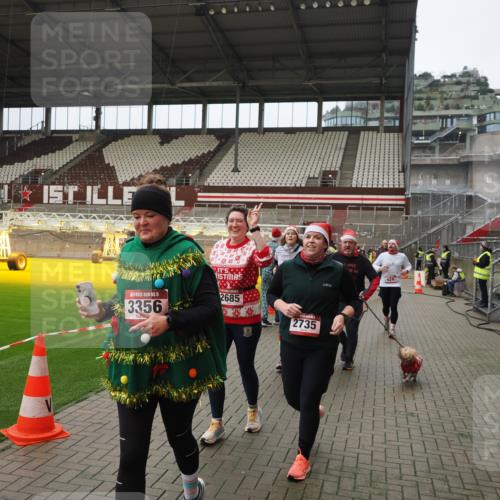 07.12.2025 - St. Pauli X-Mass-Run No. 15 Fabian Wolf http://msf.ph/oto/9422569 07.12.2025 11:53:14 Ziel 104, 524, 1238, 1239, 1289, 1290, 1803, 2685, 2735, 2966, 3006, 3355, 3356, 3749, 3750, 4248 meine-sportfotos.de