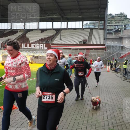 07.12.2025 - St. Pauli X-Mass-Run No. 15 Fabian Wolf http://msf.ph/oto/9422571 07.12.2025 11:53:15 Ziel 104, 524, 1238, 1239, 1289, 1290, 1803, 2685, 2735, 2966, 3006, 3355, 3356, 3749, 3750, 4248 meine-sportfotos.de