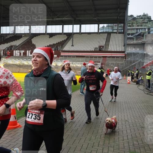 07.12.2025 - St. Pauli X-Mass-Run No. 15 Fabian Wolf http://msf.ph/oto/9422572 07.12.2025 11:53:15 Ziel 104, 524, 1238, 1239, 1289, 1290, 1803, 2685, 2735, 2966, 3006, 3355, 3356, 3749, 3750, 4248 meine-sportfotos.de