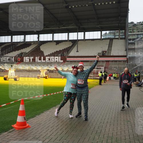07.12.2025 - St. Pauli X-Mass-Run No. 15 Fabian Wolf http://msf.ph/oto/9422601 07.12.2025 11:53:23 Ziel 524, 1289, 1290, 2685, 2735, 3356, 4248 meine-sportfotos.de