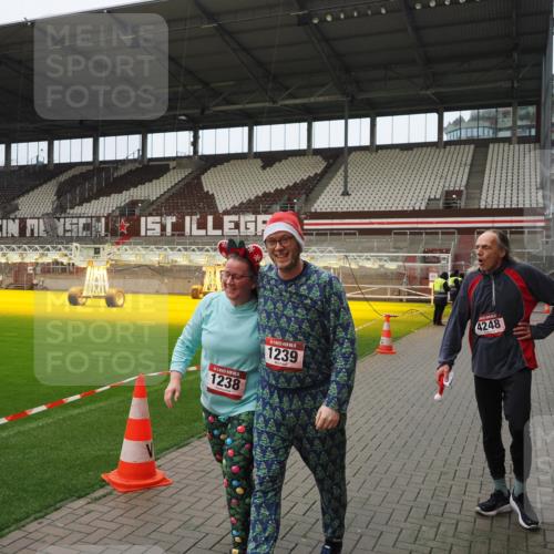 07.12.2025 - St. Pauli X-Mass-Run No. 15 Fabian Wolf http://msf.ph/oto/9422614 07.12.2025 11:53:26 Ziel 524, 1289, 1290, 4248 meine-sportfotos.de