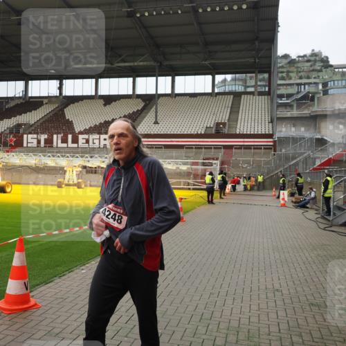 07.12.2025 - St. Pauli X-Mass-Run No. 15 Fabian Wolf http://msf.ph/oto/9422621 07.12.2025 11:53:28 Ziel 524, 4248 meine-sportfotos.de