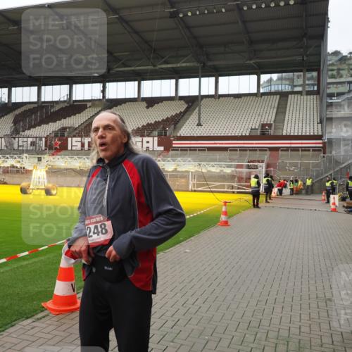 07.12.2025 - St. Pauli X-Mass-Run No. 15 Fabian Wolf http://msf.ph/oto/9422623 07.12.2025 11:53:28 Ziel 524, 4248 meine-sportfotos.de