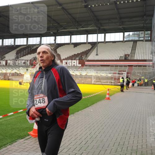 07.12.2025 - St. Pauli X-Mass-Run No. 15 Fabian Wolf http://msf.ph/oto/9422624 07.12.2025 11:53:28 Ziel 524, 4248 meine-sportfotos.de