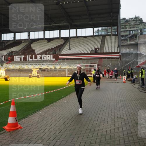 07.12.2025 - St. Pauli X-Mass-Run No. 15 Fabian Wolf http://msf.ph/oto/9422641 07.12.2025 11:53:55 Ziel 283, 287, 2625, 3249, 3507, 3510 meine-sportfotos.de