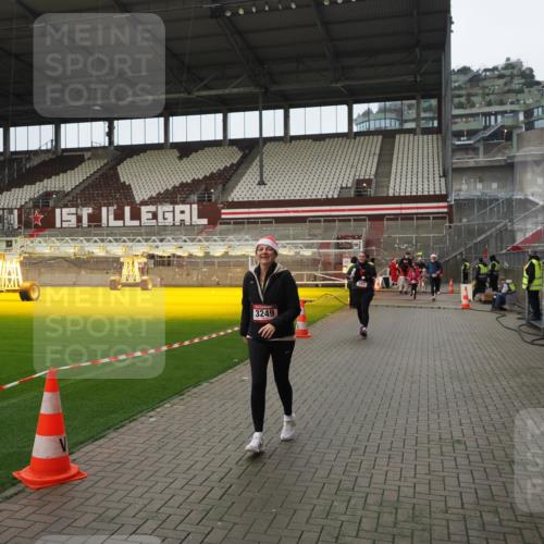 07.12.2025 - St. Pauli X-Mass-Run No. 15 Fabian Wolf http://msf.ph/oto/9422643 07.12.2025 11:53:56 Ziel 283, 287, 2229, 2625, 2629, 3249, 3507, 3510 meine-sportfotos.de
