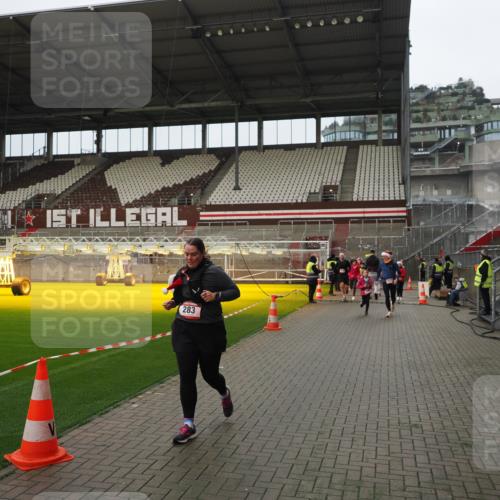 07.12.2025 - St. Pauli X-Mass-Run No. 15 Fabian Wolf http://msf.ph/oto/9422651 07.12.2025 11:53:59 Ziel 283, 287, 2229, 2625, 2626, 2629, 2759, 3249, 3418, 3507, 3510 meine-sportfotos.de