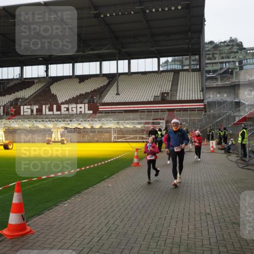 07.12.2025 - St. Pauli X-Mass-Run No. 15 Fabian Wolf http://msf.ph/oto/9422655 07.12.2025 11:54:02 Ziel 283, 287, 2229, 2625, 2626, 2629, 2759, 3031, 3249, 3418, 3507, 3510 meine-sportfotos.de