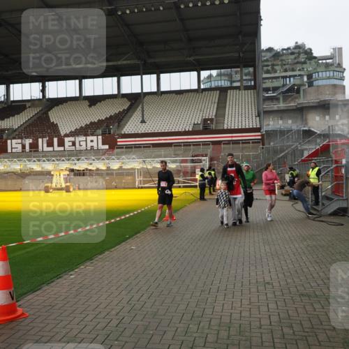 07.12.2025 - St. Pauli X-Mass-Run No. 15 Fabian Wolf http://msf.ph/oto/9422671 07.12.2025 11:54:12 Ziel 2229, 2625, 2626, 2629, 2759, 2963, 2970, 3031, 3247, 3418, 3989 meine-sportfotos.de