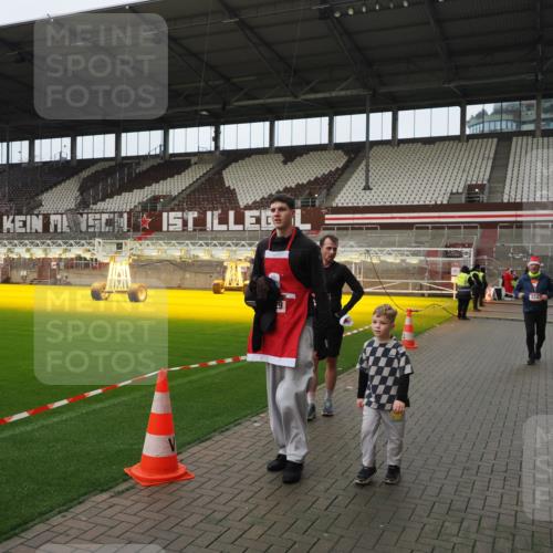 07.12.2025 - St. Pauli X-Mass-Run No. 15 Fabian Wolf http://msf.ph/oto/9422690 07.12.2025 11:54:17 Ziel 2626, 2759, 2963, 2970, 3031, 3247, 3418, 3989 meine-sportfotos.de