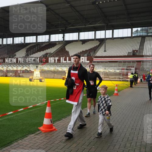 07.12.2025 - St. Pauli X-Mass-Run No. 15 Fabian Wolf http://msf.ph/oto/9422691 07.12.2025 11:54:17 Ziel 2626, 2759, 2963, 2970, 3031, 3247, 3418, 3989 meine-sportfotos.de