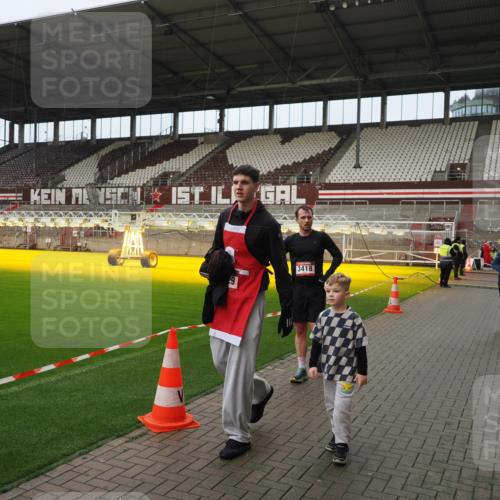 07.12.2025 - St. Pauli X-Mass-Run No. 15 Fabian Wolf http://msf.ph/oto/9422692 07.12.2025 11:54:17 Ziel 2626, 2759, 2963, 2970, 3031, 3247, 3418, 3989 meine-sportfotos.de