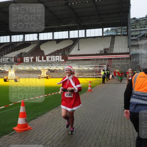 07.12.2025 - St. Pauli X-Mass-Run No. 15 Fabian Wolf http://msf.ph/oto/9422721 07.12.2025 11:54:28 Ziel 2775, 2778, 2782, 3247, 3446, 3989 meine-sportfotos.de
