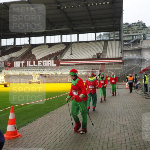 07.12.2025 - St. Pauli X-Mass-Run No. 15 Fabian Wolf http://msf.ph/oto/9422747 07.12.2025 11:54:37 Ziel 333, 1331, 1784, 2775, 2778, 2782, 2783, 3446 meine-sportfotos.de