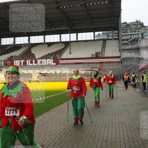 07.12.2025 - St. Pauli X-Mass-Run No. 15 Fabian Wolf http://msf.ph/oto/9422753 07.12.2025 11:54:38 Ziel 333, 1331, 1784, 2775, 2778, 2782, 2783, 3446 meine-sportfotos.de