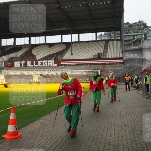 07.12.2025 - St. Pauli X-Mass-Run No. 15 Fabian Wolf http://msf.ph/oto/9422755 07.12.2025 11:54:39 Ziel 333, 1331, 1784, 2775, 2778, 2782, 2783, 3446 meine-sportfotos.de