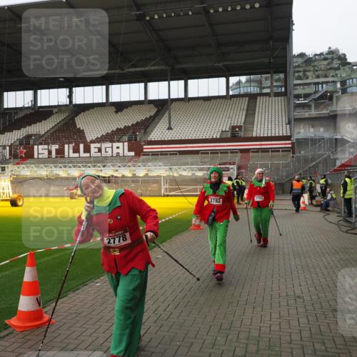 07.12.2025 - St. Pauli X-Mass-Run No. 15 Fabian Wolf http://msf.ph/oto/9422758 07.12.2025 11:54:39 Ziel 333, 1331, 1784, 2775, 2778, 2782, 2783, 3446 meine-sportfotos.de