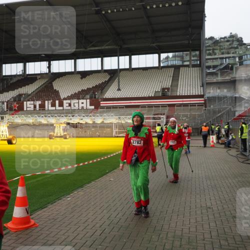 07.12.2025 - St. Pauli X-Mass-Run No. 15 Fabian Wolf http://msf.ph/oto/9422762 07.12.2025 11:54:40 Ziel 333, 1331, 1784, 2775, 2778, 2782, 2783 meine-sportfotos.de