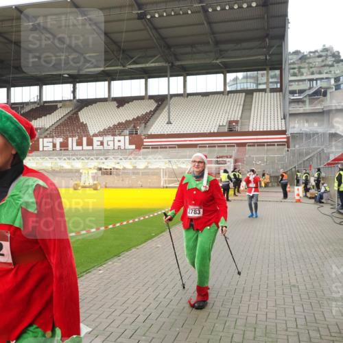 07.12.2025 - St. Pauli X-Mass-Run No. 15 Fabian Wolf http://msf.ph/oto/9422771 07.12.2025 11:54:42 Ziel 333, 1331, 1784, 2775, 2778, 2782, 2783 meine-sportfotos.de