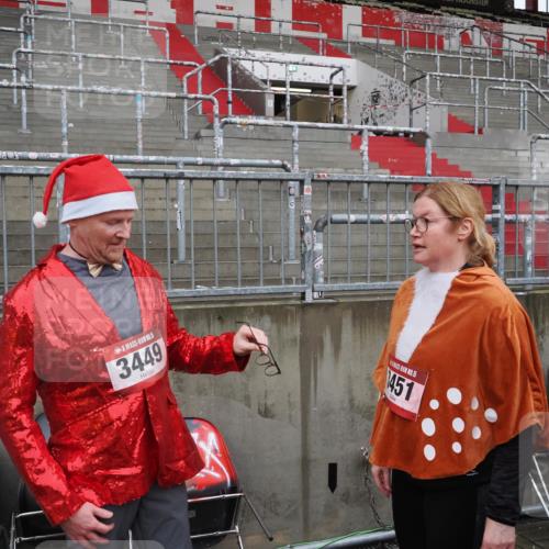 07.12.2025 - St. Pauli X-Mass-Run No. 15 Fabian Wolf http://msf.ph/oto/9422796 07.12.2025 11:54:55 Ziel  meine-sportfotos.de