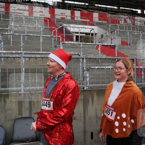 07.12.2025 - St. Pauli X-Mass-Run No. 15 Fabian Wolf http://msf.ph/oto/9422802 07.12.2025 11:54:59 Ziel  meine-sportfotos.de