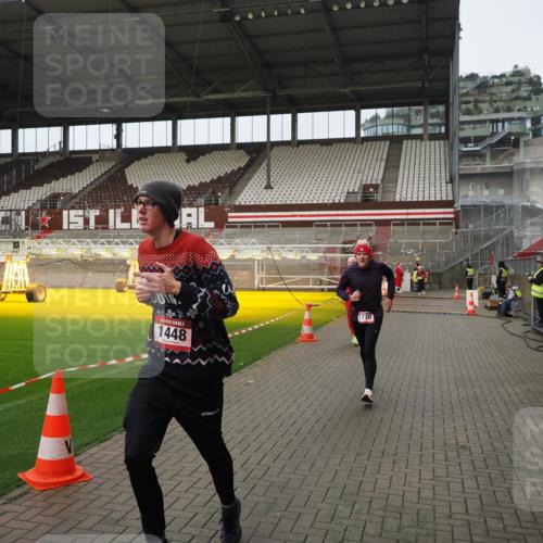 07.12.2025 - St. Pauli X-Mass-Run No. 15 Fabian Wolf http://msf.ph/oto/9422819 07.12.2025 11:55:17 Ziel 1448, 1657, 1720, 2671, 3991 meine-sportfotos.de