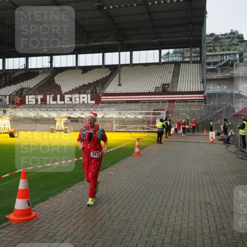 07.12.2025 - St. Pauli X-Mass-Run No. 15 Fabian Wolf http://msf.ph/oto/9422825 07.12.2025 11:55:20 Ziel 1448, 1657, 1720, 2671, 3991 meine-sportfotos.de