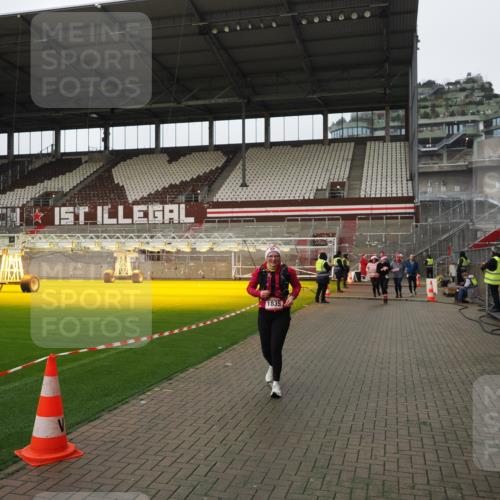 07.12.2025 - St. Pauli X-Mass-Run No. 15 Fabian Wolf http://msf.ph/oto/9422835 07.12.2025 11:55:32 Ziel 1131, 1132, 1448, 1535, 1720, 1835, 3611, 4013, 4785 meine-sportfotos.de