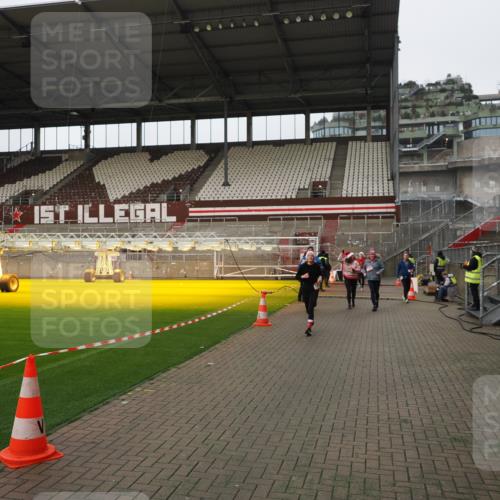 07.12.2025 - St. Pauli X-Mass-Run No. 15 Fabian Wolf http://msf.ph/oto/9422843 07.12.2025 11:55:35 Ziel 299, 1131, 1132, 1535, 1835, 3611, 4013, 4785 meine-sportfotos.de