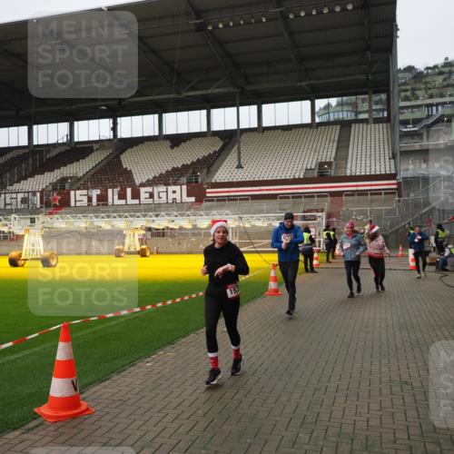 07.12.2025 - St. Pauli X-Mass-Run No. 15 Fabian Wolf http://msf.ph/oto/9422849 07.12.2025 11:55:37 Ziel 299, 1131, 1132, 1535, 1835, 3611, 4013, 4785 meine-sportfotos.de