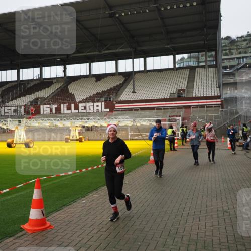 07.12.2025 - St. Pauli X-Mass-Run No. 15 Fabian Wolf http://msf.ph/oto/9422850 07.12.2025 11:55:38 Ziel 299, 1131, 1132, 1535, 1835, 3611, 4013, 4785 meine-sportfotos.de
