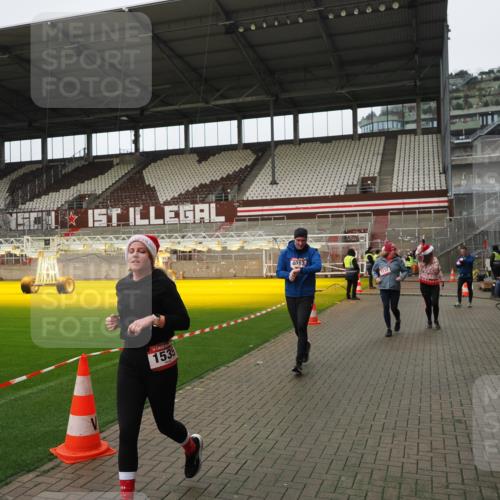 07.12.2025 - St. Pauli X-Mass-Run No. 15 Fabian Wolf http://msf.ph/oto/9422853 07.12.2025 11:55:38 Ziel 299, 1131, 1132, 1535, 1835, 3611, 4013, 4785 meine-sportfotos.de