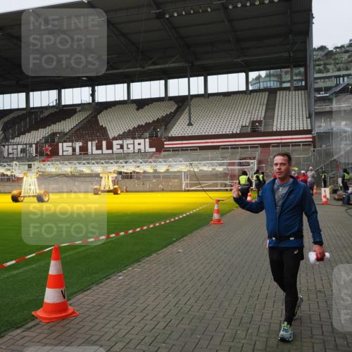 07.12.2025 - St. Pauli X-Mass-Run No. 15 Fabian Wolf http://msf.ph/oto/9422884 07.12.2025 11:55:50 Ziel 294, 299, 1042, 1535, 2077, 2094, 4013, 4785 meine-sportfotos.de