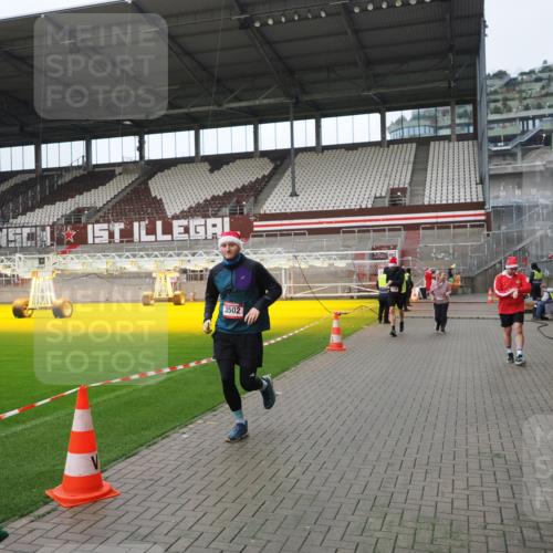 07.12.2025 - St. Pauli X-Mass-Run No. 15 Fabian Wolf http://msf.ph/oto/9422941 07.12.2025 11:56:09 Ziel 294, 1030, 1042, 1144, 2077, 2094, 2455, 3499, 3502, 3802 meine-sportfotos.de
