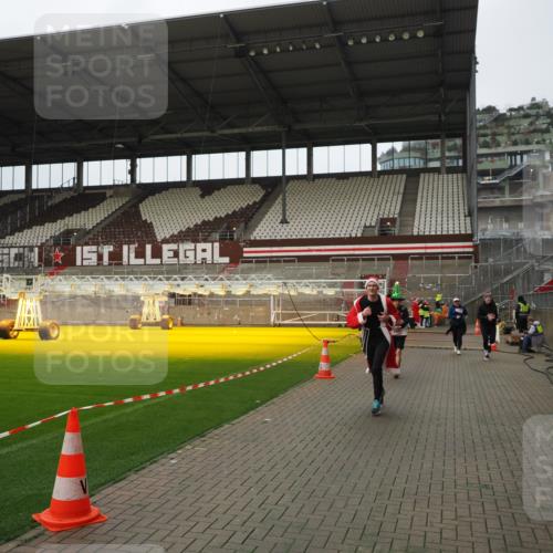 07.12.2025 - St. Pauli X-Mass-Run No. 15 Fabian Wolf http://msf.ph/oto/9422963 07.12.2025 11:56:23 Ziel 1030, 1088, 1144, 3496, 3498, 3499, 3511, 3900 meine-sportfotos.de