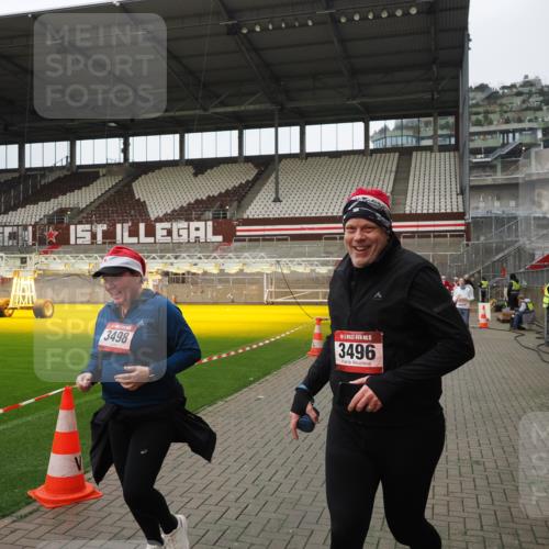 07.12.2025 - St. Pauli X-Mass-Run No. 15 Fabian Wolf http://msf.ph/oto/9422990 07.12.2025 11:56:31 Ziel 1088, 3007, 3433, 3496, 3498, 3511, 3900 meine-sportfotos.de
