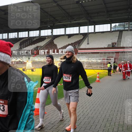 07.12.2025 - St. Pauli X-Mass-Run No. 15 Fabian Wolf http://msf.ph/oto/9423019 07.12.2025 11:56:42 Ziel 2596, 2598, 2599, 2929, 2932, 3007, 3433, 3842, 3843, 3844, 4172, 4174 meine-sportfotos.de