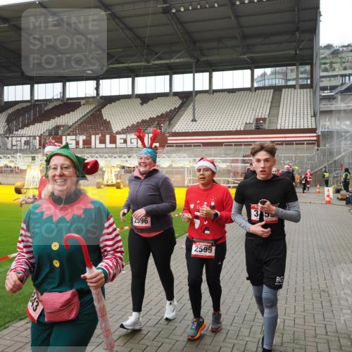 07.12.2025 - St. Pauli X-Mass-Run No. 15 Fabian Wolf http://msf.ph/oto/9423048 07.12.2025 11:56:53 Ziel 2596, 2598, 2599, 2824, 2825, 2826, 2929, 2932, 3383, 3459, 3842, 3843, 3844, 4172, 4174 meine-sportfotos.de