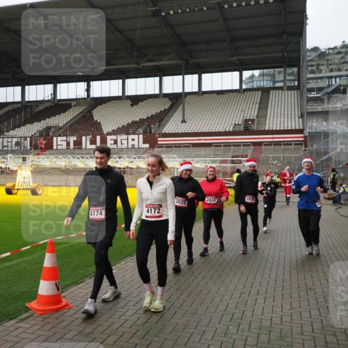 07.12.2025 - St. Pauli X-Mass-Run No. 15 Fabian Wolf http://msf.ph/oto/9423062 07.12.2025 11:56:58 Ziel 722, 1271, 2596, 2598, 2599, 2824, 2825, 2826, 3383, 3459, 4172, 4174 meine-sportfotos.de